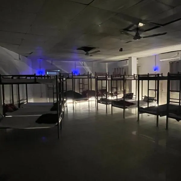 JAI MATA DI DORMITORy, hotel in Muzaffarnagar