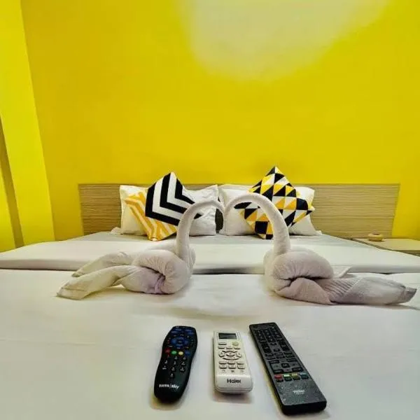 Collection O Yellow Rose, hótel í New Town