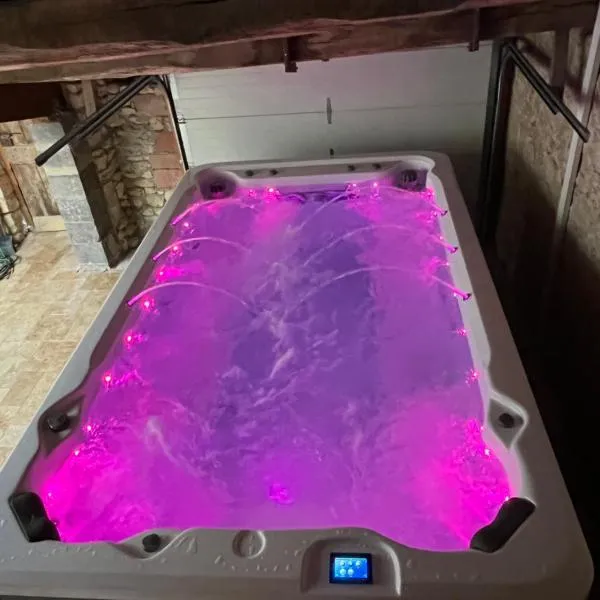 La maison du village, hotel in Bajonnette