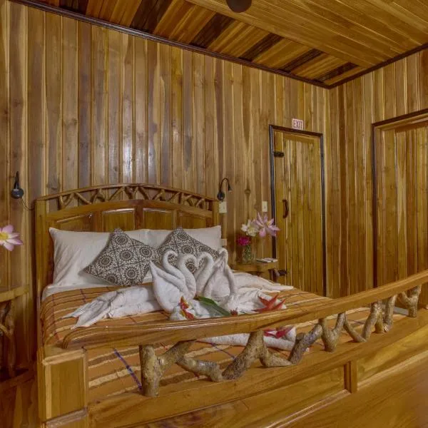 Viesnīca Tropical Magnolia pilsētā Hellgate