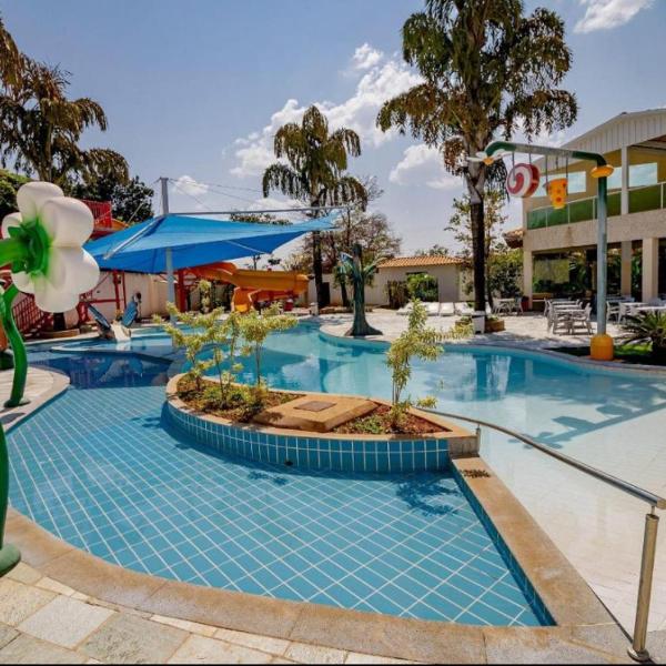Diroma Resort chalé frente piscinas