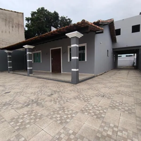 3 quartos Vila Capri bairro nobre para 13 pessoas e 6 carros, Hotel in Araruama