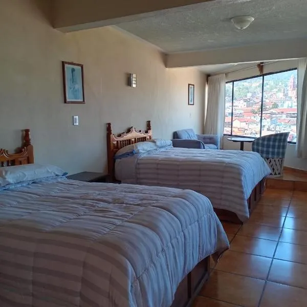 Viesnīca Hotel Los Arcos pilsētā Tlalpuhava de Rajona
