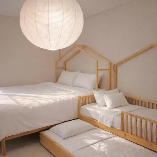Madison Park Family Apartment by HOST JESS, ξενοδοχείο στην Τζακάρτα