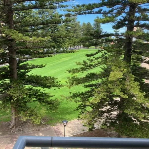 The Heart of Glenelg, hotel en Glenelg