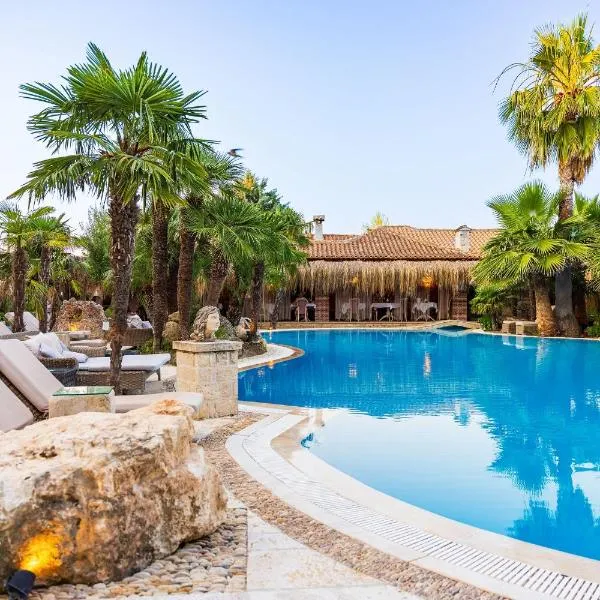 Achtis Hotel, hotel di Afitos