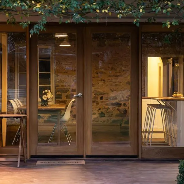 Thedell Cottage - A Boutique Heritage Escape, hotel en Auburn