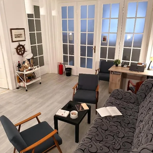 The Horse Monument Hostel, hotel din Belgrad