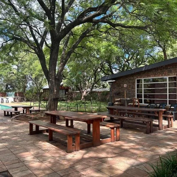 Kameeldoring Guesthouse, hotel a Zeerust