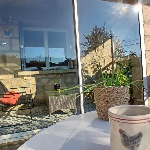 Grand Studio Côté Jardin, hotel di Saint-Sernin