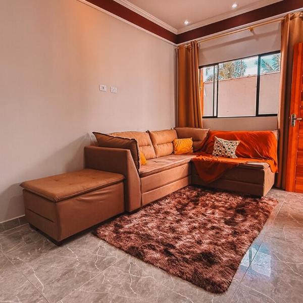 Casa 3 quartos sendo 1 suite ar Cond com piscina 300 metros da praia