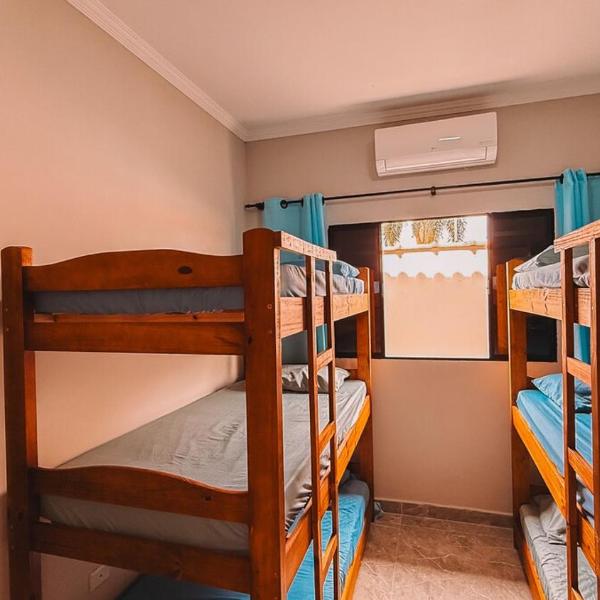 Casa 3 quartos sendo 1 suite ar Cond com piscina 300 metros da praia - Foto 2