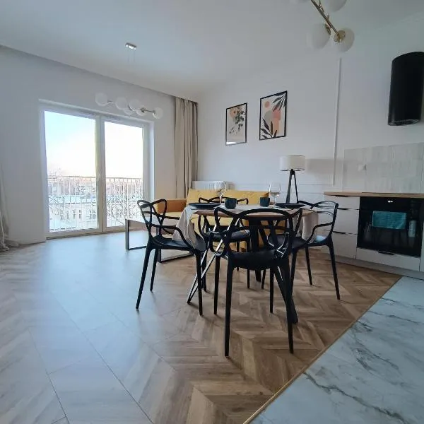 Nowy Apartament 45m2 Katedralna Śródmieście Parking podziemny FREE โรงแรมในเชสโตฮอวา