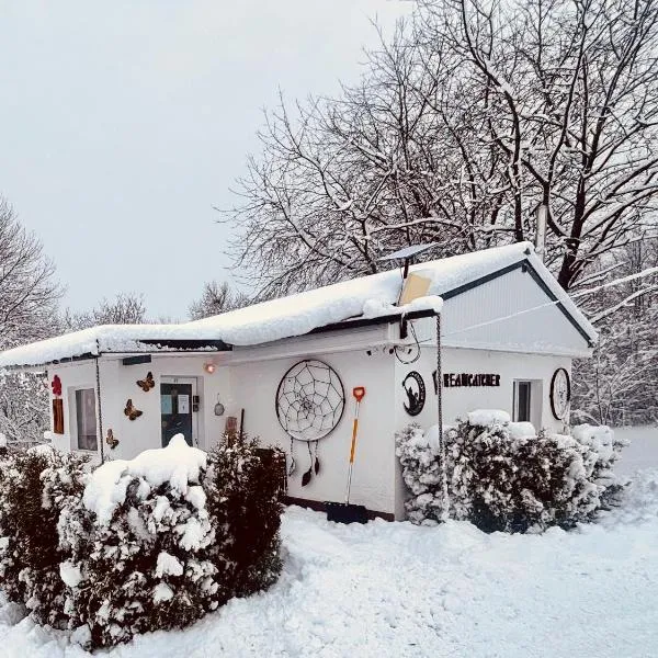 Cozy little Dreamcatcher jacuzzi incl, hotel in Tomnatic