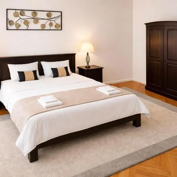 Mid Ultra Central Apartments, Self Check In: Oradea şehrinde bir otel