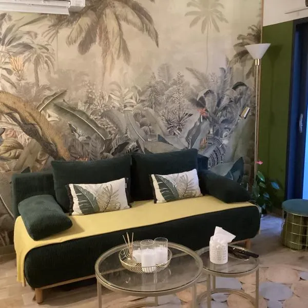 Guest house arboré, hotel in Saint-Loubès