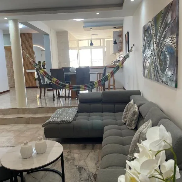 Hendy's cozy apt, Hotel in Praia