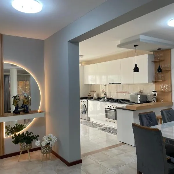 Hendy's cozy apt, hotell i Praia