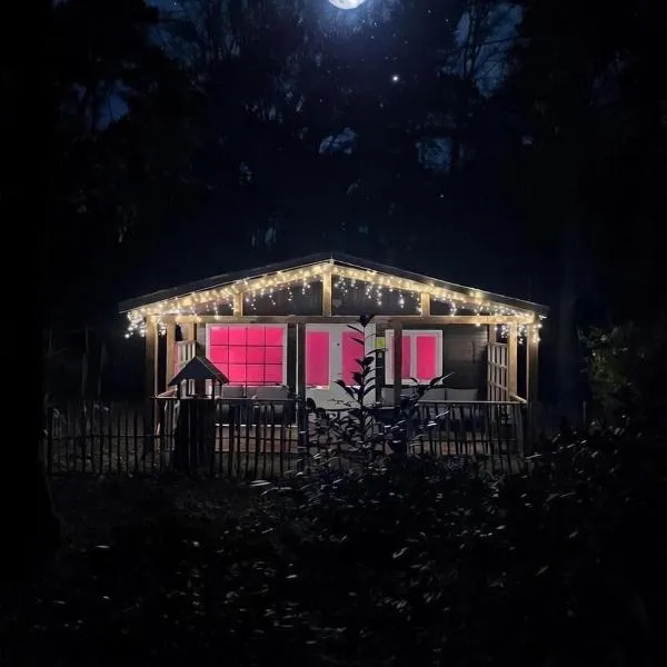 chalet bosrust nr 38, хотел в Ланакен