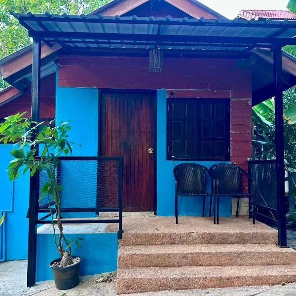 Hayar House's Cabin house at kantiang bay, hotel in Ko Bu Bu