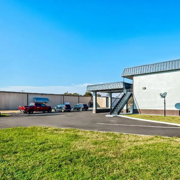 Americas Best Value Inn-Indianola，位于Indianola的酒店