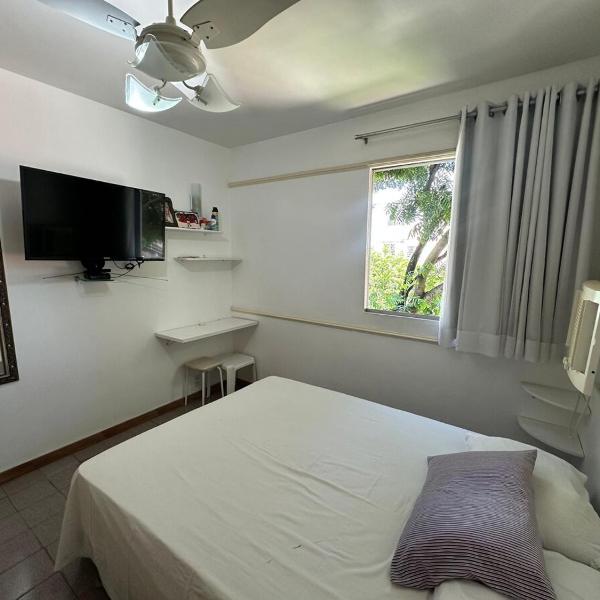 Apartamento Familiar em Maceió 2 Quartos com ar Varanda Garagem e Wi-Fi - Foto 2