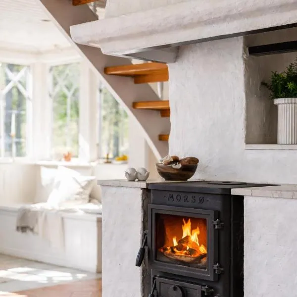 Vallevägen Country Retreat - Private Pond, Fireplace & Nature, hôtel 