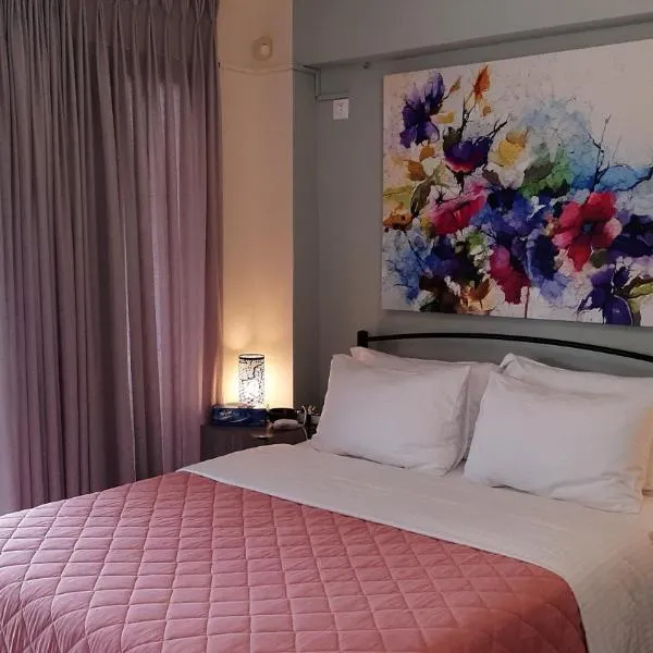 Lavrio Center - Nataly's Studio - with internal Sauna，位于拉夫里翁的酒店