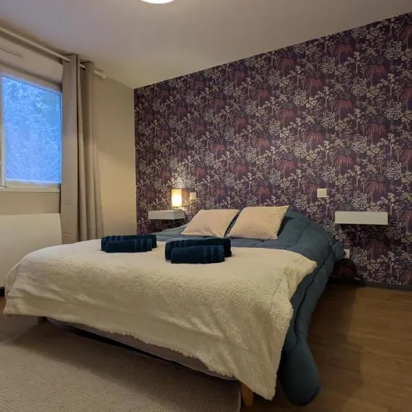 La Clairière de Merlin, hotel u gradu Ploërmel