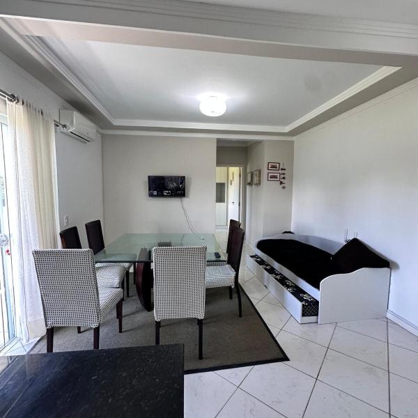 Apartamento a 600 metros da praia dos ingleses