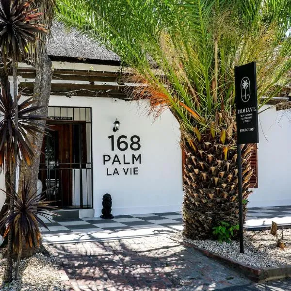 Palm La Vie, hotel i Worcester