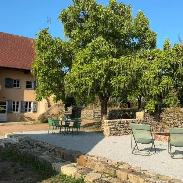 Dyo में, होटल Gîte famille avec piscine en Bourgogne