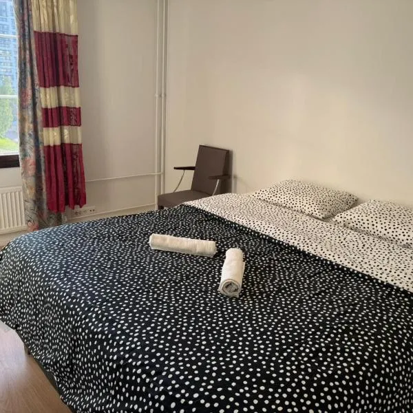 An entire apartment, 3 min from Metro in Matinkylä, Espoo, hotelli Espoossa