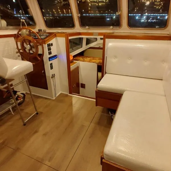Over the Sea, Hotel in Barcelona