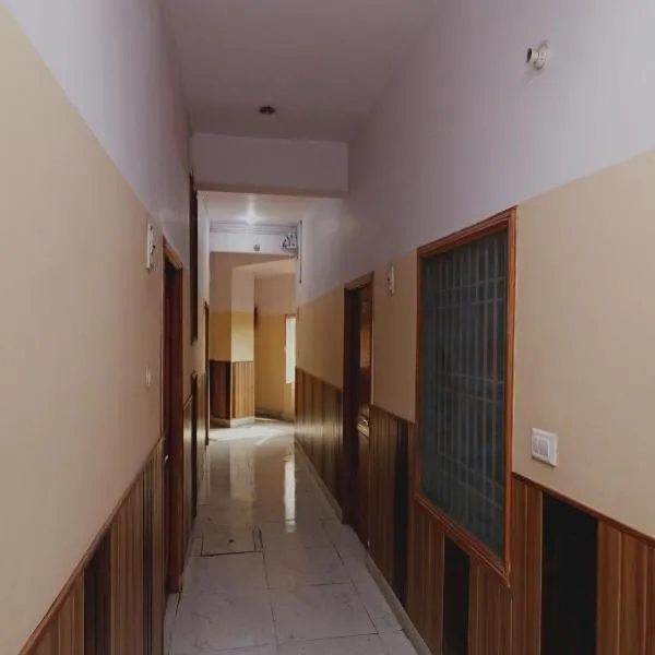 Super Hotel O AKBAR PALACE, hotel di Aligarh