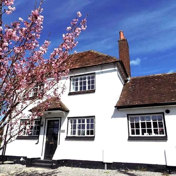 Three-Time Award Winning 1700's Grd 2 listed cottage near Stonehenge, hotel a Amesbury