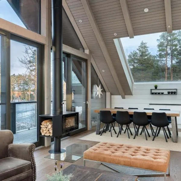 Naava Chalet 401 Penthouse - Järvinäköala ilta-aurinkoon, отель в городе Эхтяри