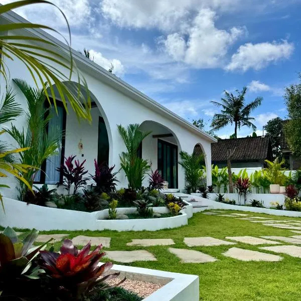 Casa De Made - Villas, hotel in Jembrana