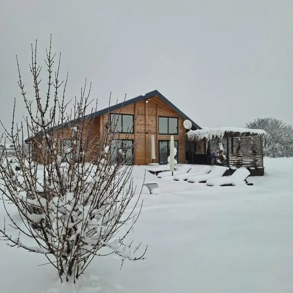 Casa del Corniolo, hotel en Čortanovci