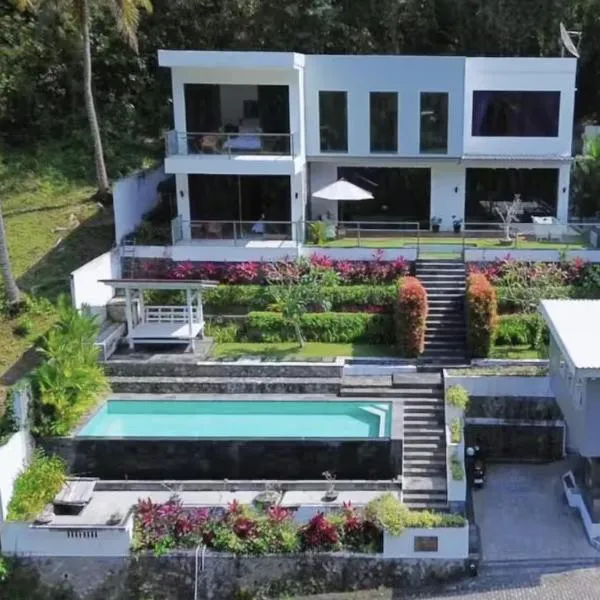 The Jungle Villa, Lombok, hotel en Mangsit