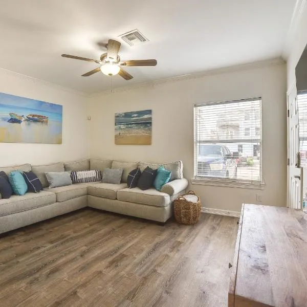 Modern Island Condo w/ Pool: Steps to the Beach!, hotel in South Padre Island