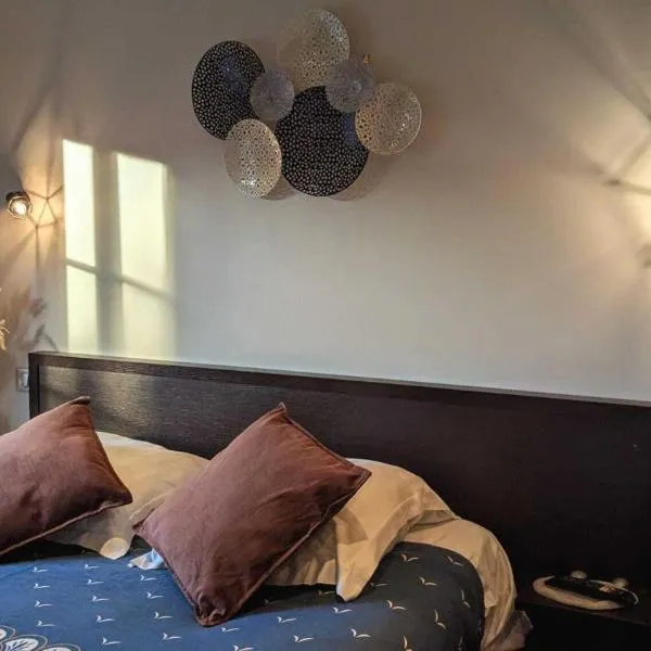 L'Authentique，博蒙勒羅歇的飯店