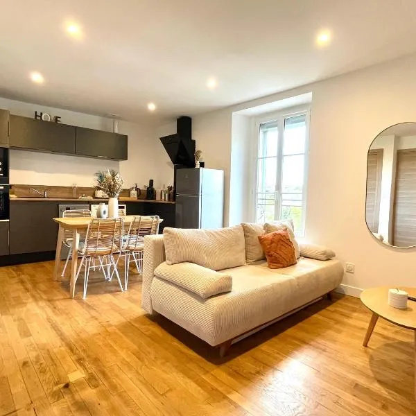 Appartement calme et cosy proche centre vue château, готель у місті Вітре