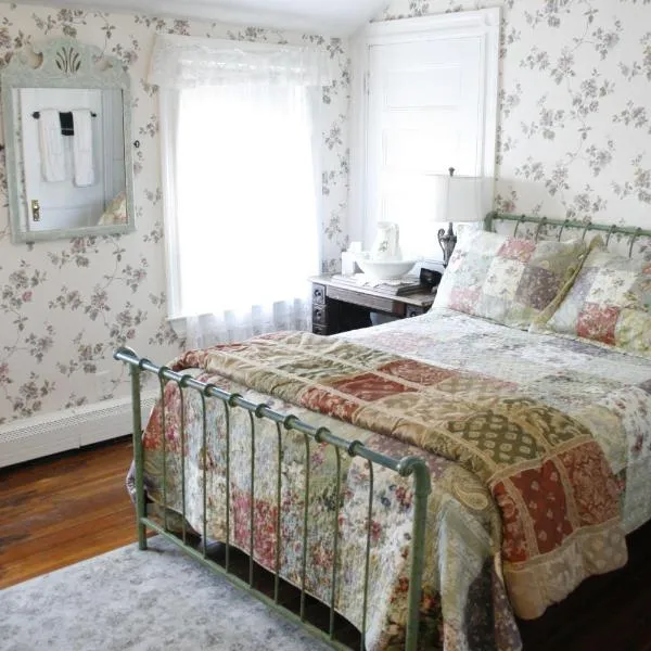 The Coolidge Corner Guest House: A Brookline Bed and Breakfast, hotel in Brookline