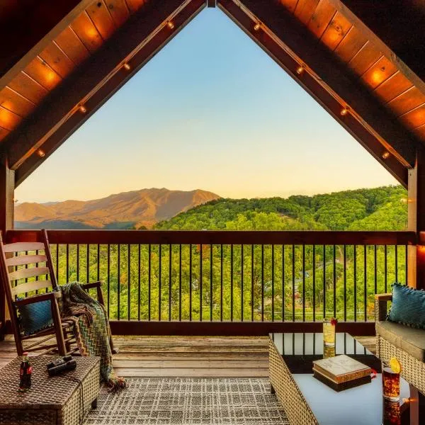 Splashtacular: Indoor Pool~Gorgeous Views~HotTub~GameRoom~Resort, hotel u gradu Gatlinburg
