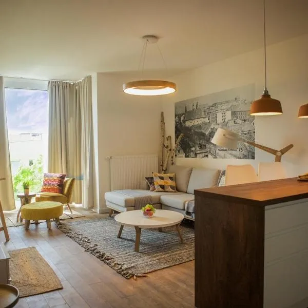 Priestranný útulný 2-izbový apartmán v centre Trnavy, hotel v mestu Trnava