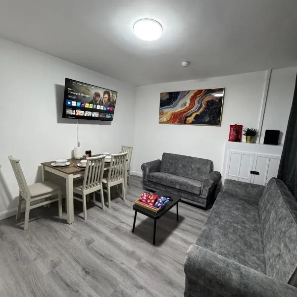 CityBuzz 4 Bedroom House in Nottingham Sleep 7, hotel sa Nottingham
