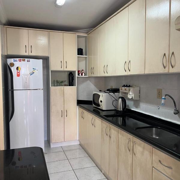 Apartamento lateral mar no centro da Meia Praia - Foto 3