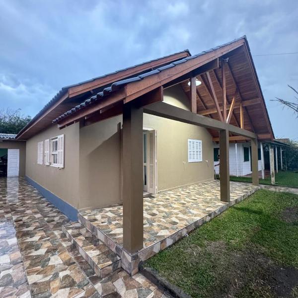 Casas amplas no centro de Mariluz