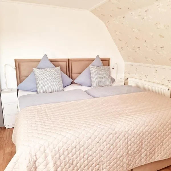 Holle - Land Holidays, Ferienwohnung mit schöner Aussicht: Lichtenau şehrinde bir otel